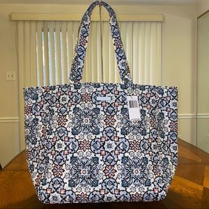 NWT Vera Bradley Grand Tote Lisbon Medallion
